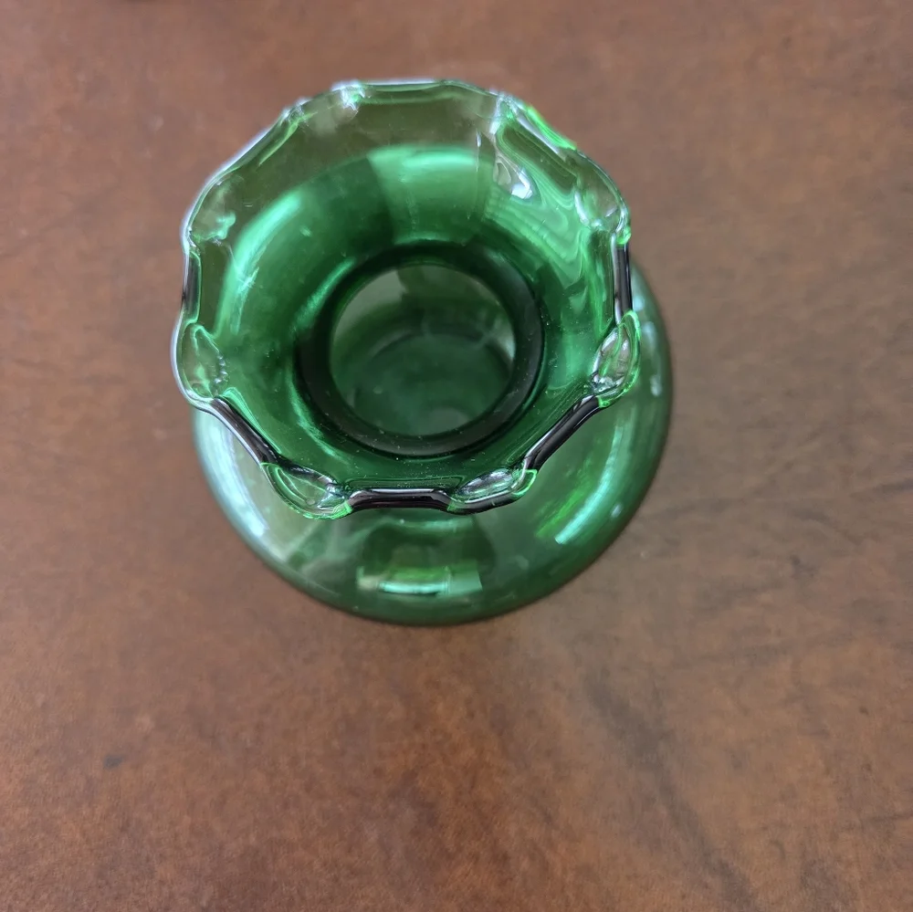 Anchor Hocking Emerald Green Ruffled Edge 3.5